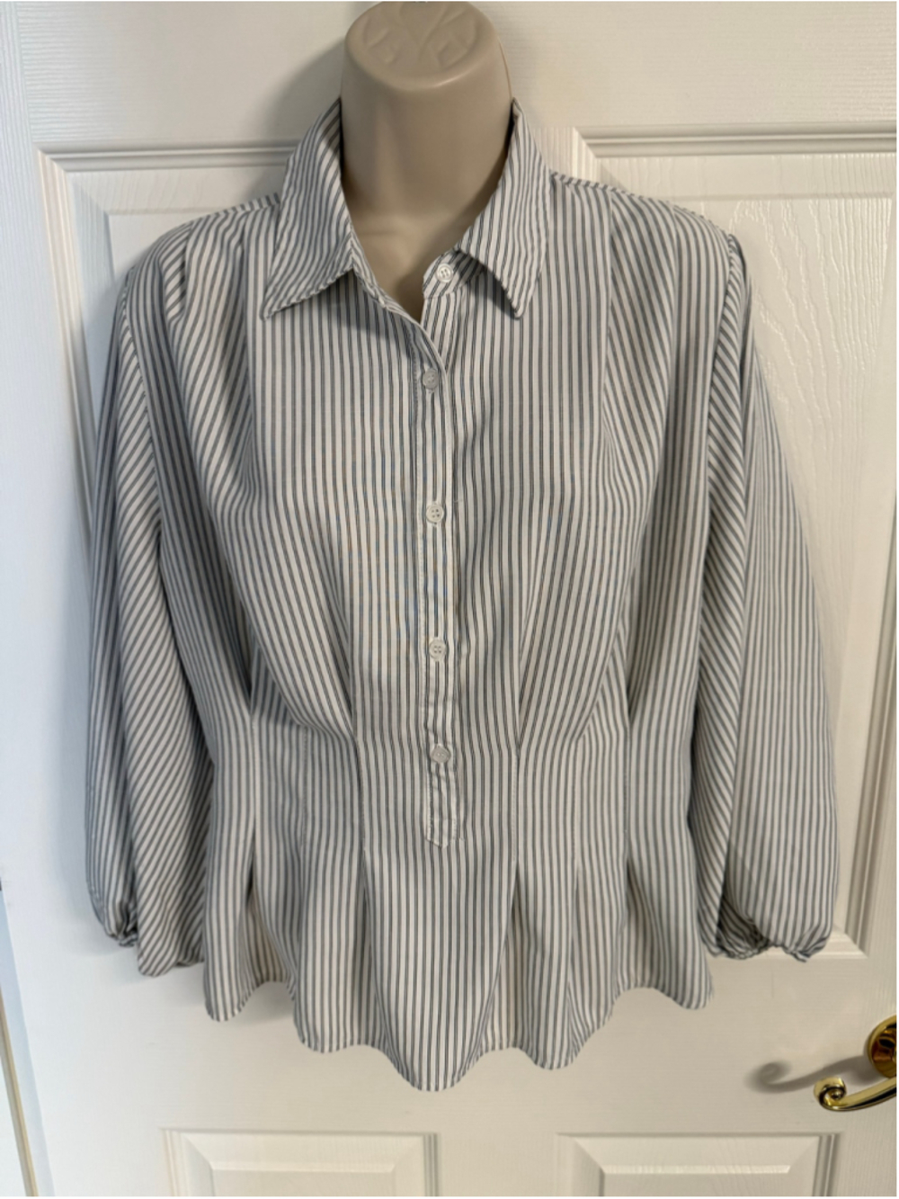 Max Studio London Striped Long Sleeve Pleated Button Up Blouse Shirt S 5710J33